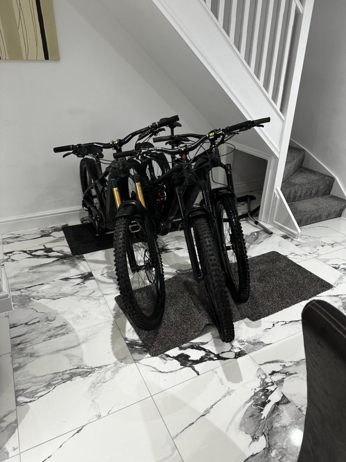 Clare Street - 3 bedroom house with private parking