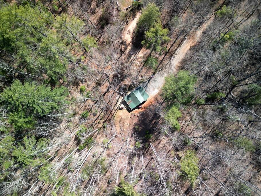 Private Mtn Love Shack w/ fast wifi, BBQ & view