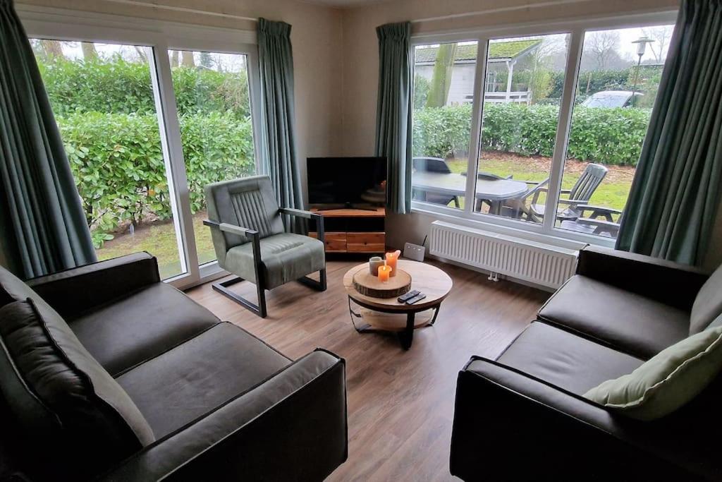 Mooi chalet op prachtige plek in het groen