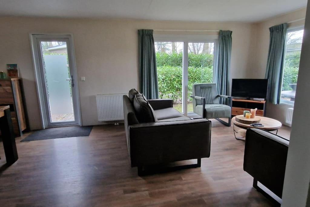 Mooi chalet op prachtige plek in het groen