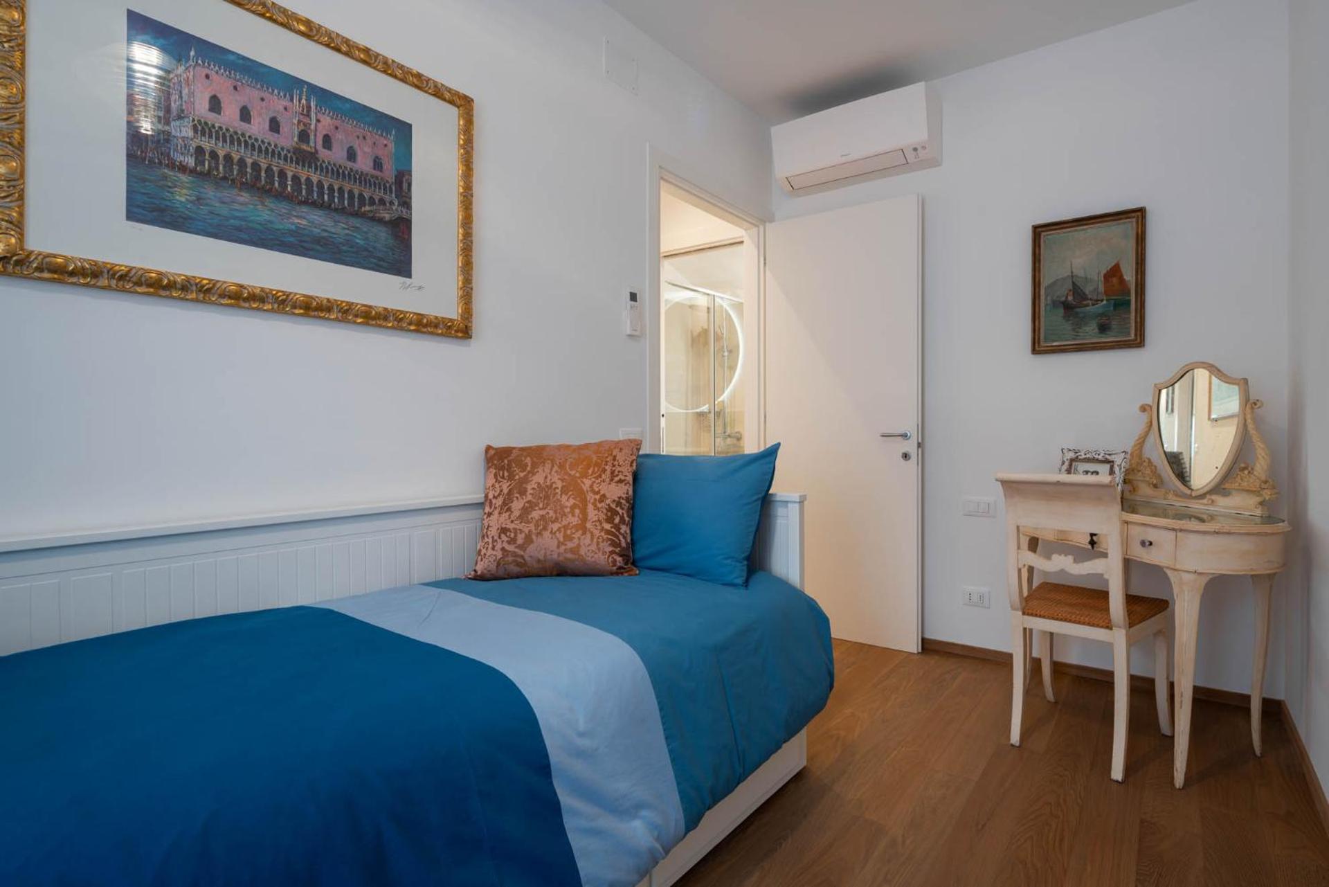 Iconic - Best View in Venice