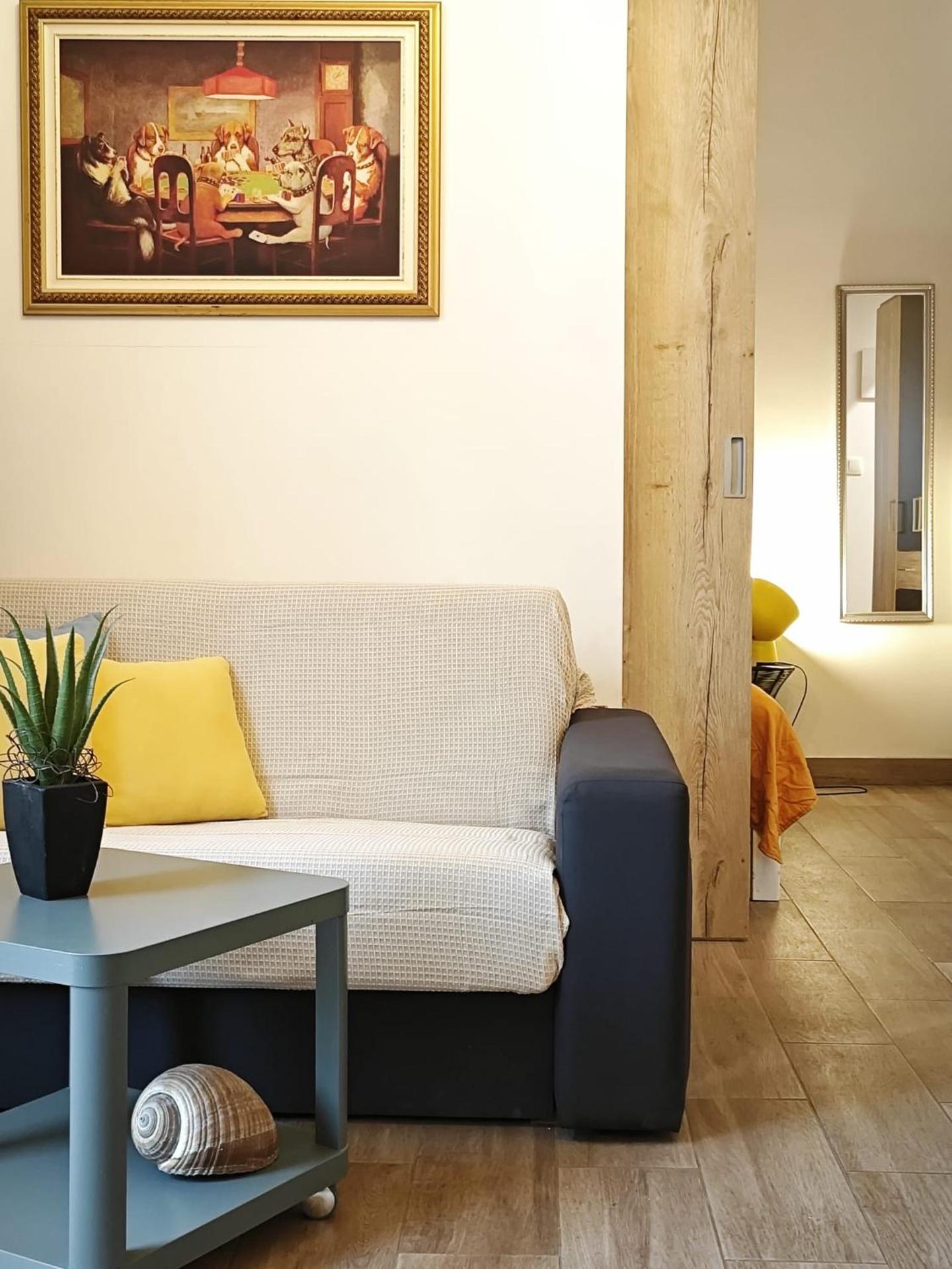 Apartments Karuza Center of old town Vis