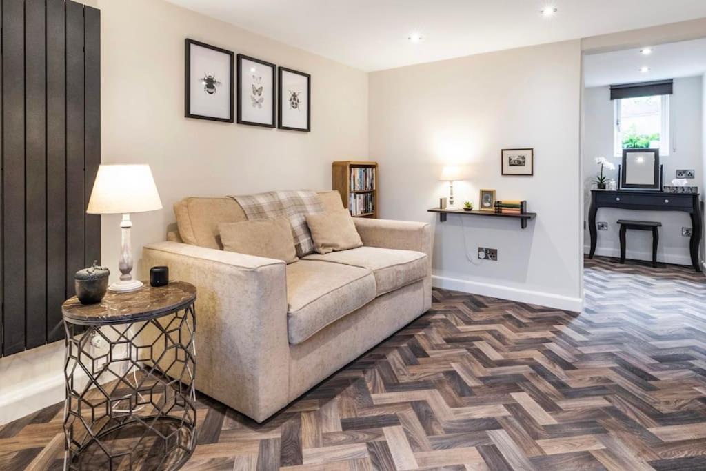 The Holt - Ilkley, central location, stylish apartment
