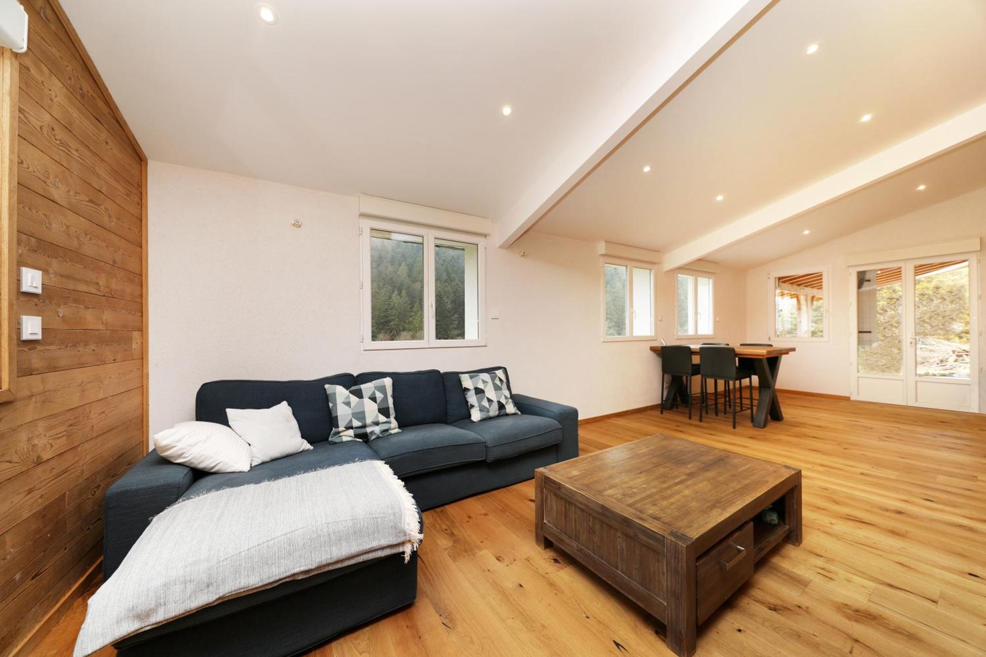 L'Echappée - Gîte chalet rénové, terrasse, jardin