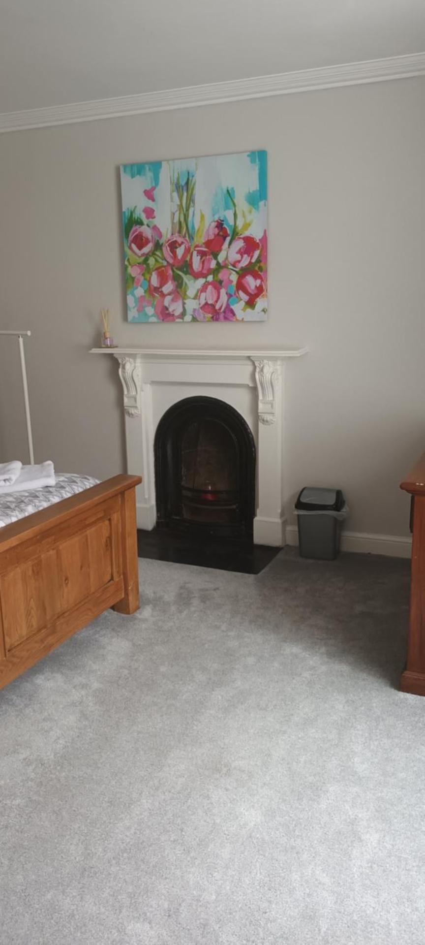 Eglinton Road - Super King - Private Bathroom