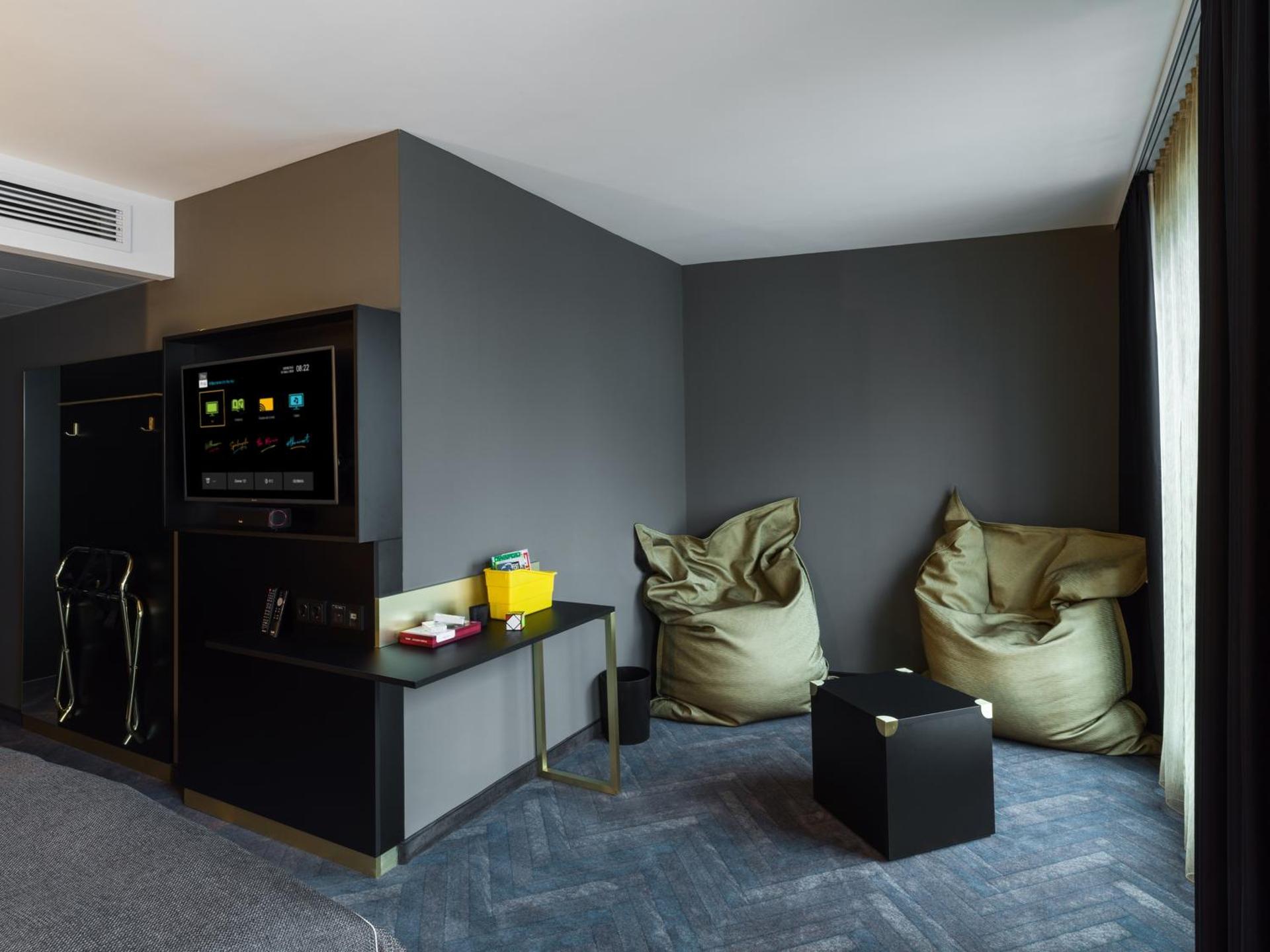 Photo of the whole room