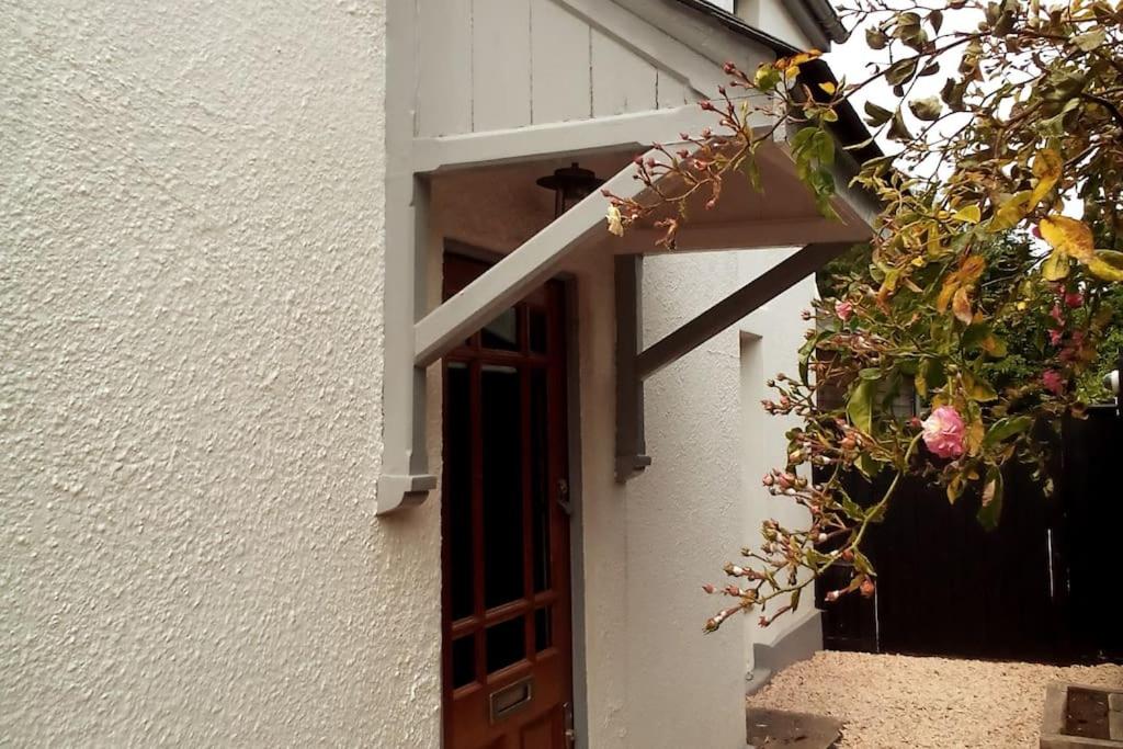 Peaceful 3 bedroom Victorian Cottage