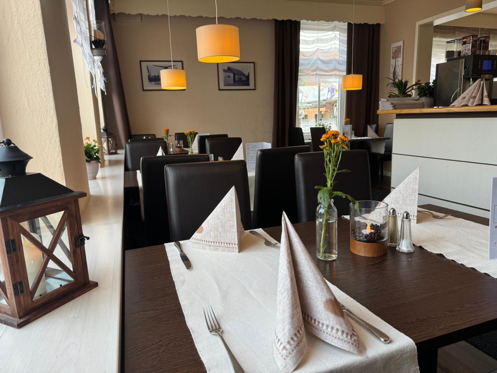 Restaurant/places to eat