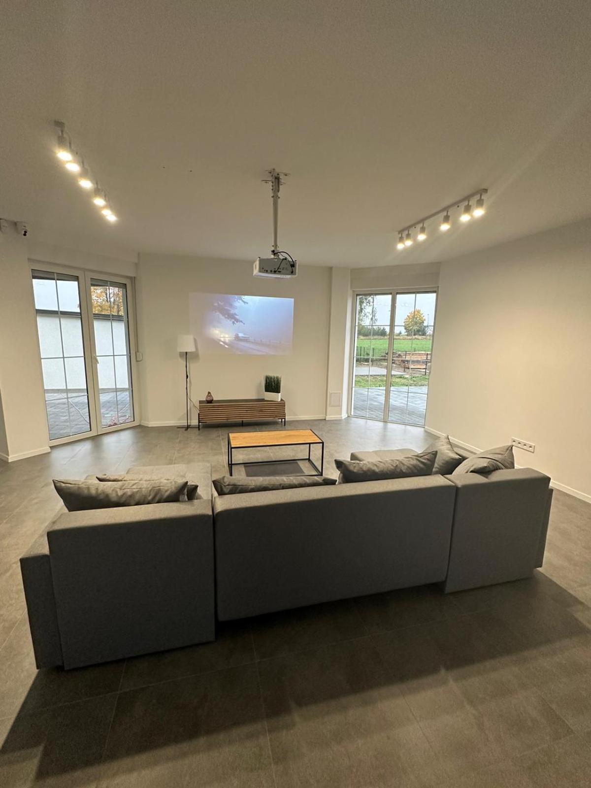 Communal lounge/ TV room