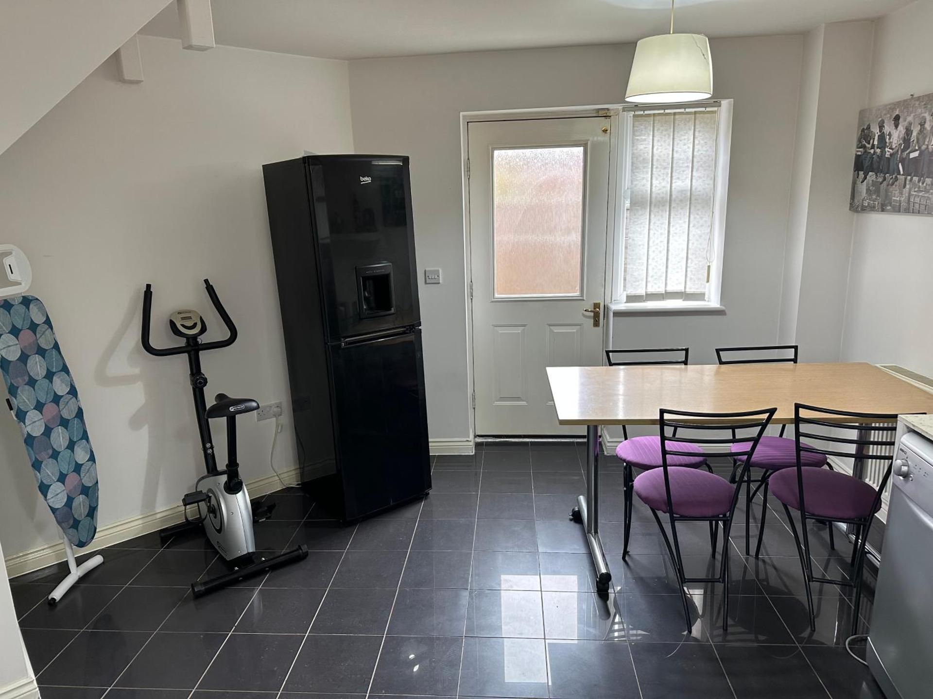 City Airport Apartment