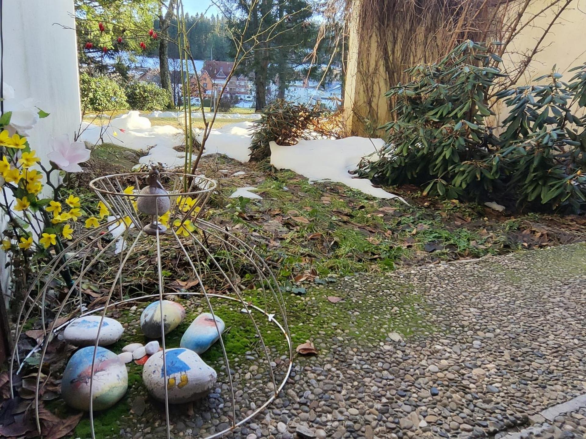 Ferienwohnung Schöne Wohnung 2d-Gebäude mit Mini-garten