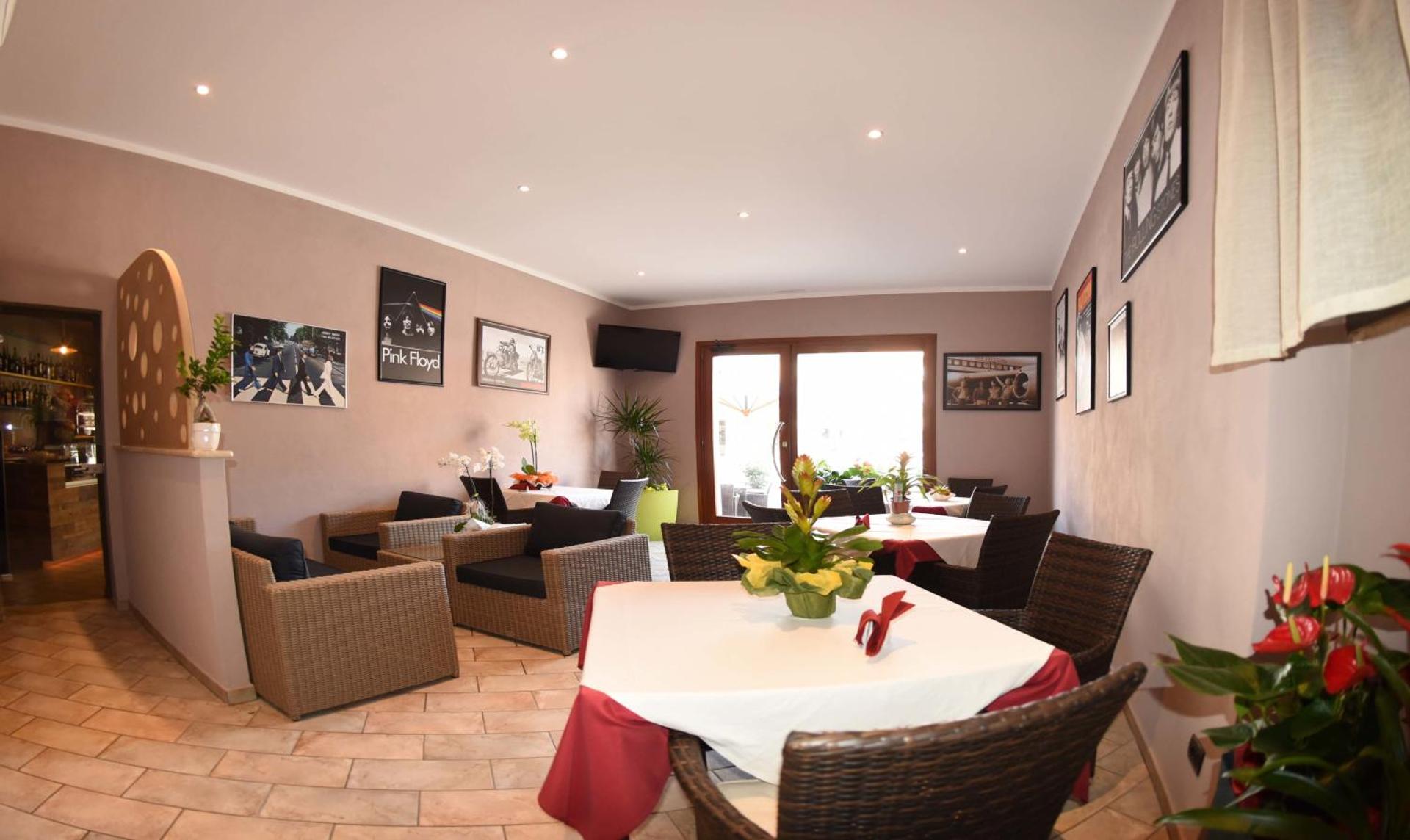 Restaurant/places to eat