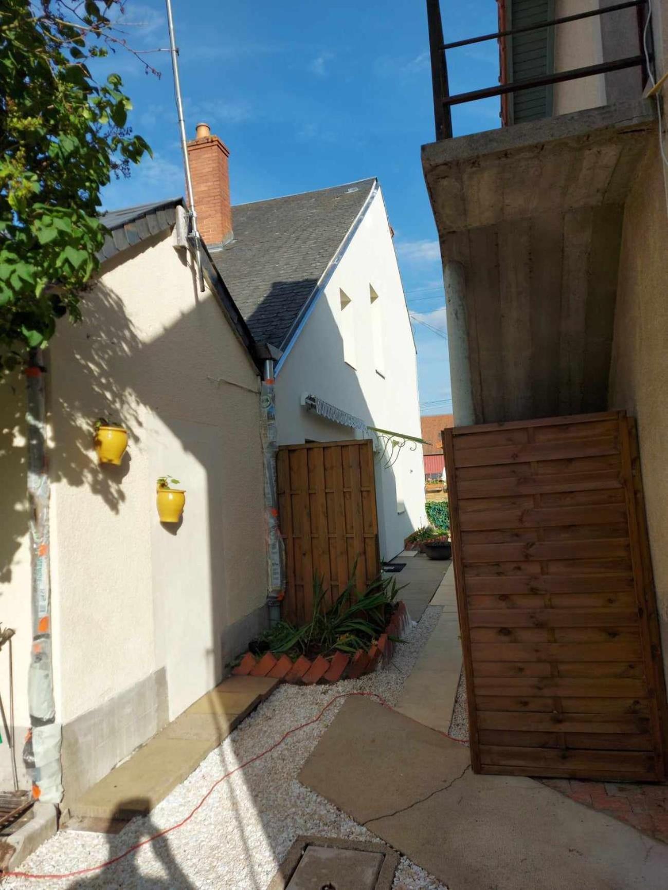 Chambre agréable au fond du jardin