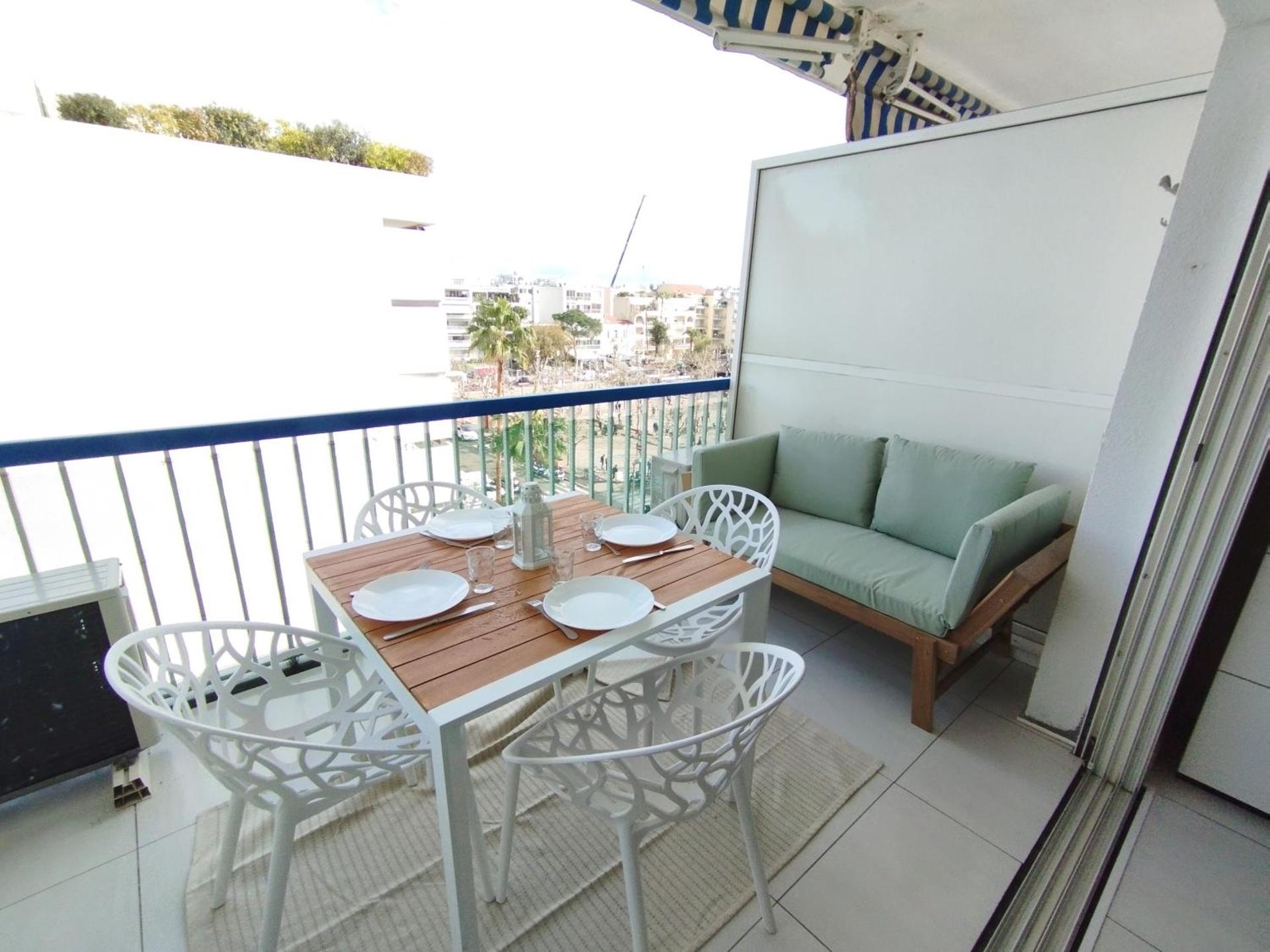 Cannes Palm Beach Parking, clim, wifi plage 2' à pieds