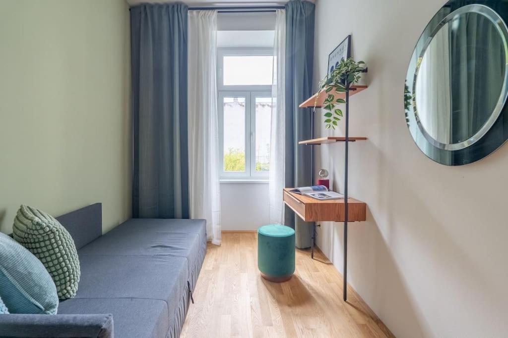 Vogue 2BR Suite, Near City Pulse by HM