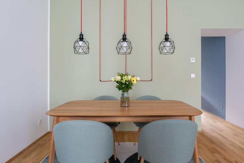 Vogue 2BR Suite, Near City Pulse by HM