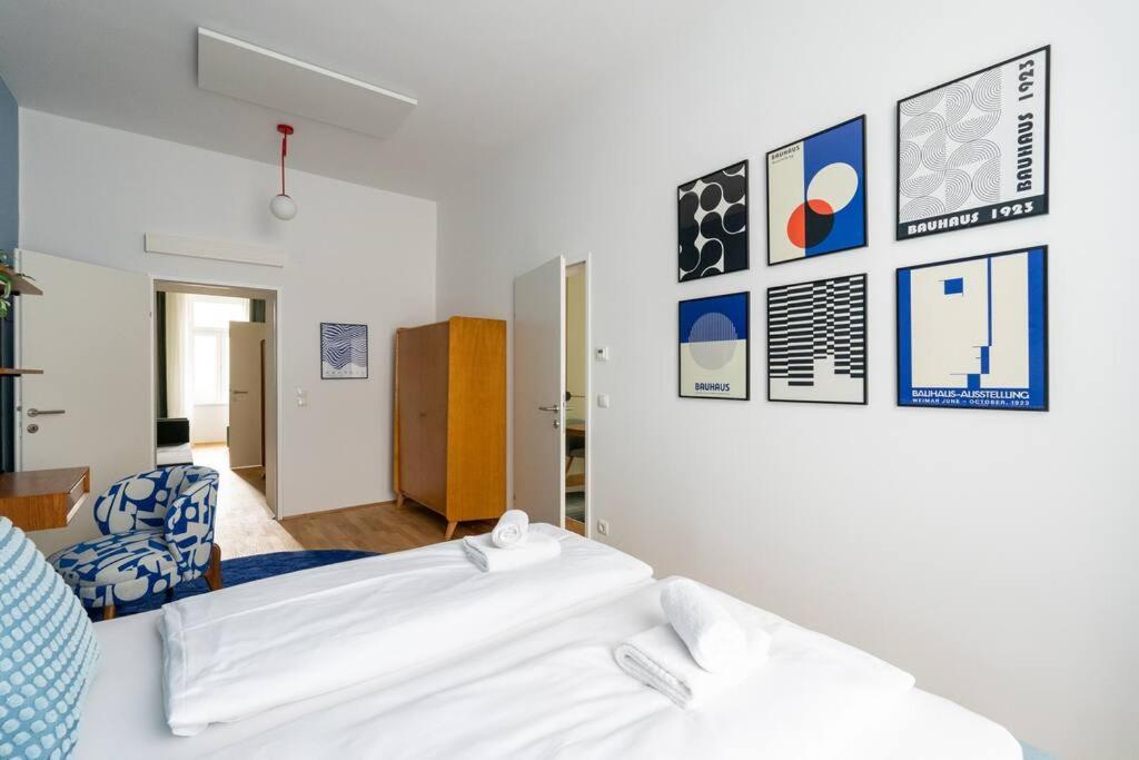 Vogue 2BR Suite, Near City Pulse by HM