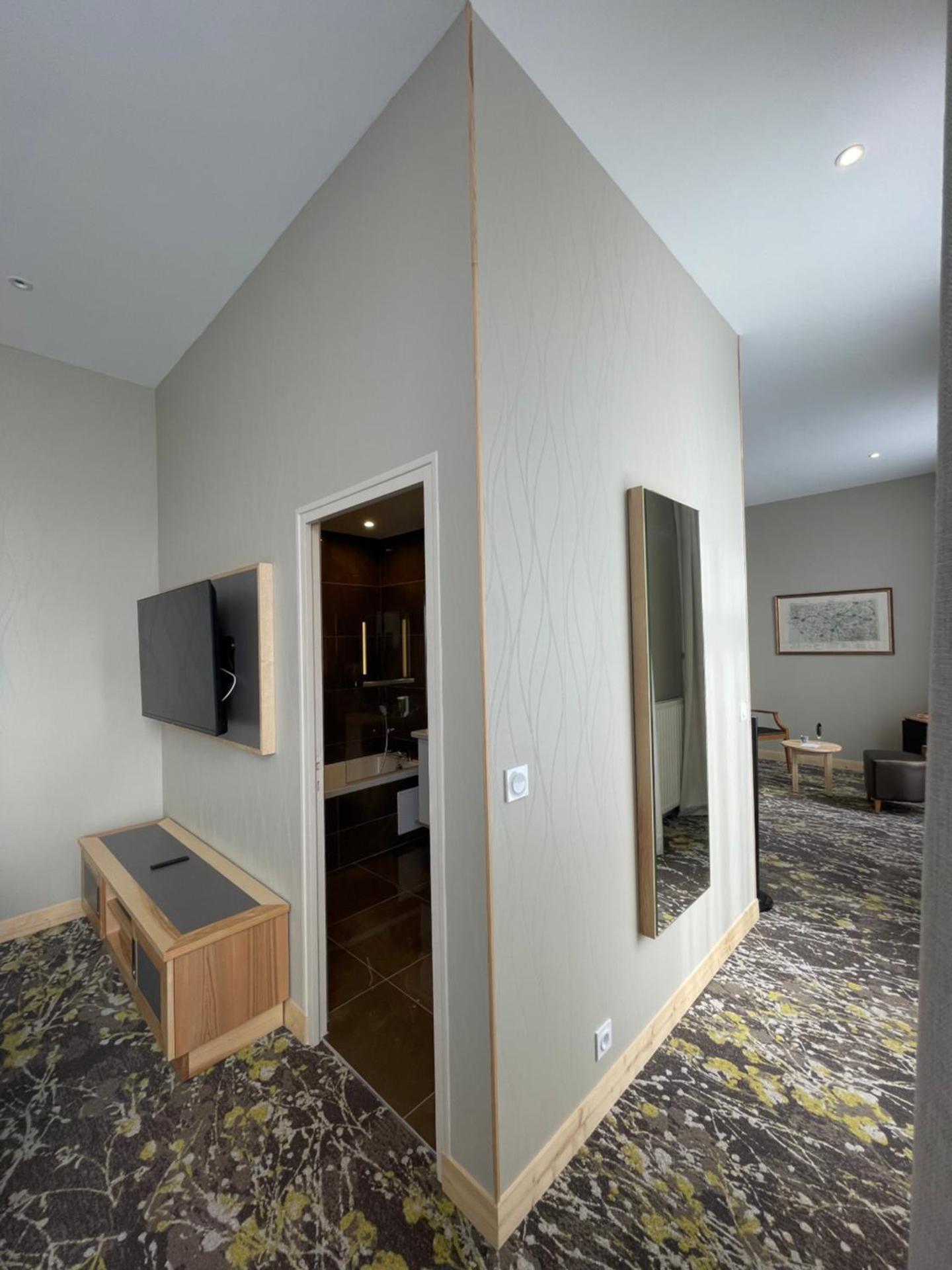 Communal lounge/ TV room