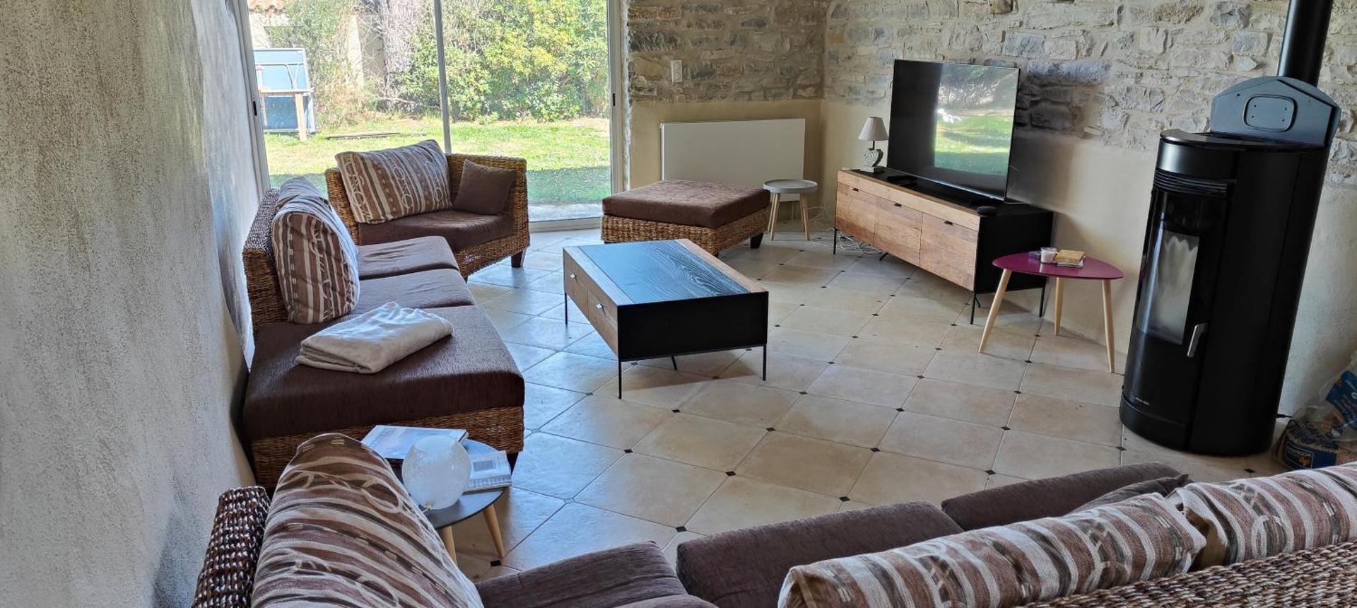 Communal lounge/ TV room