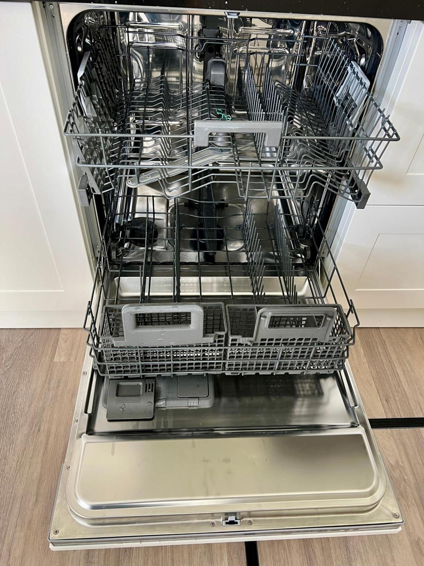 New- Private Cosy Houseboat, on a lake near Amsterdam