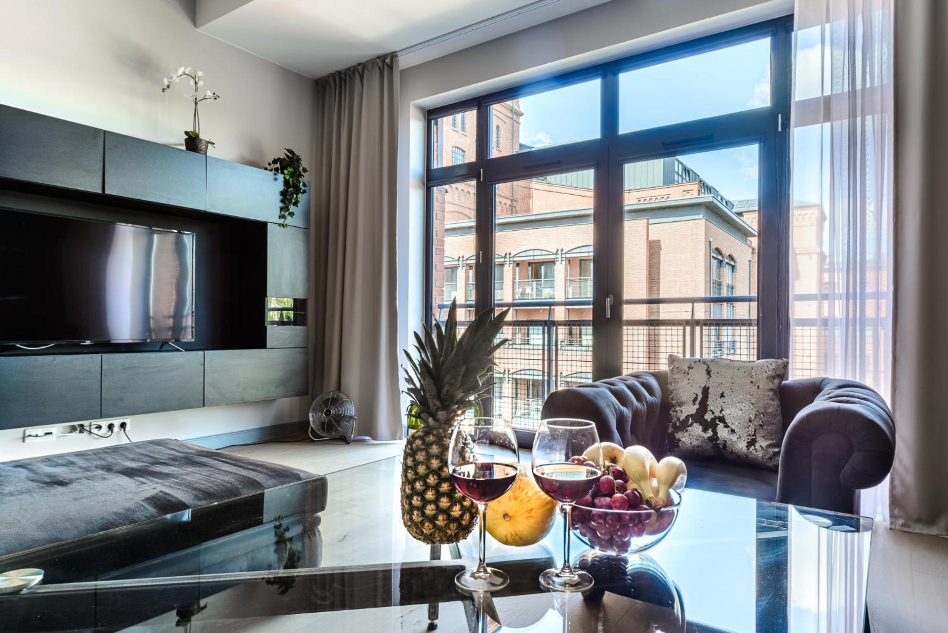 Communal lounge/ TV room