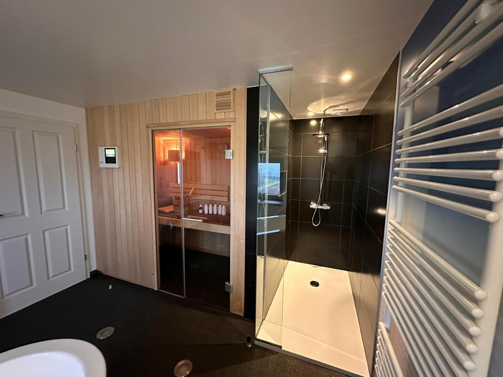 Ferienhof A&B Wellness Villa 12 personen