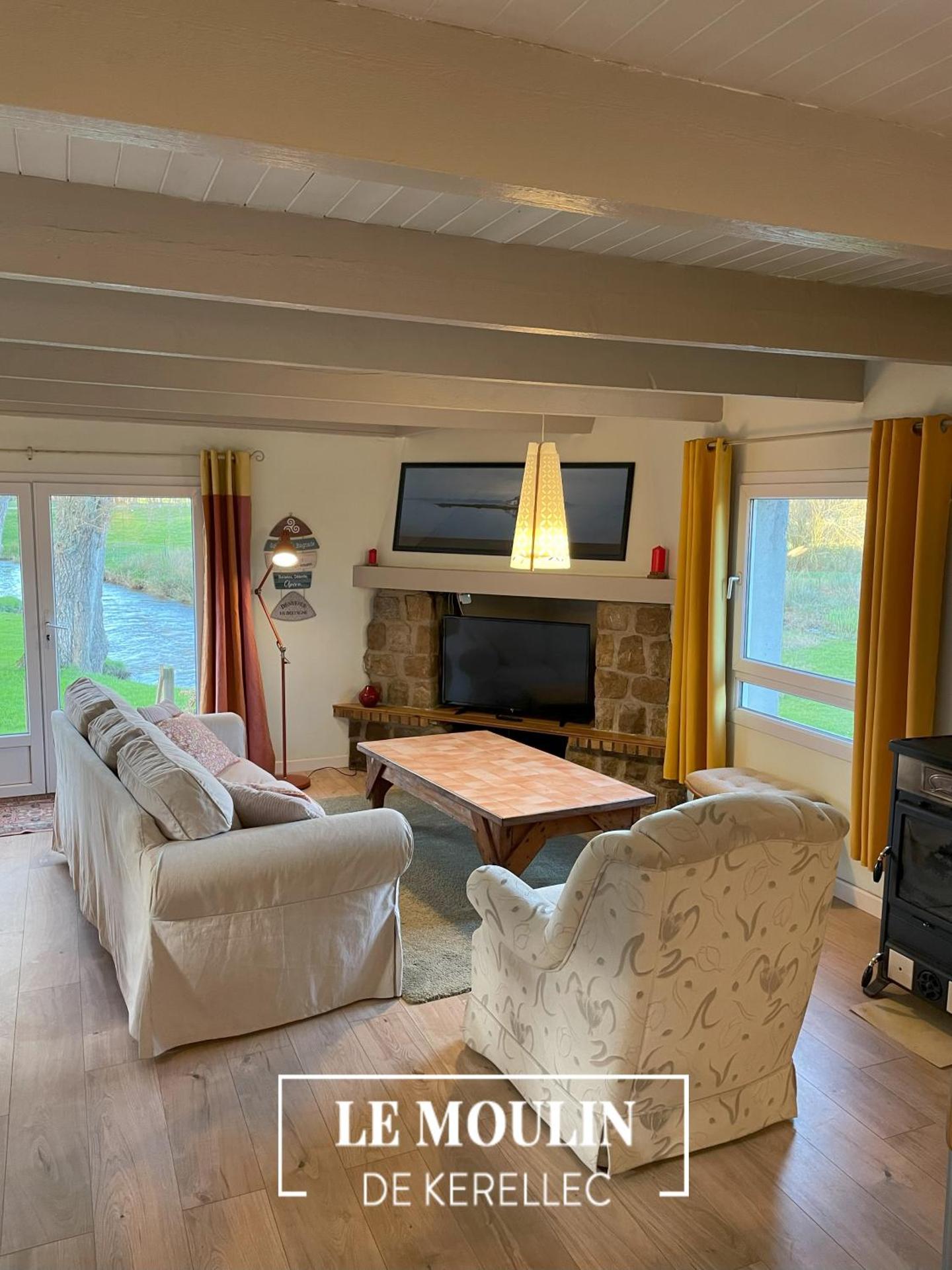 Cottage Ouessant in Kerellec (watermill 5km Roscoff)