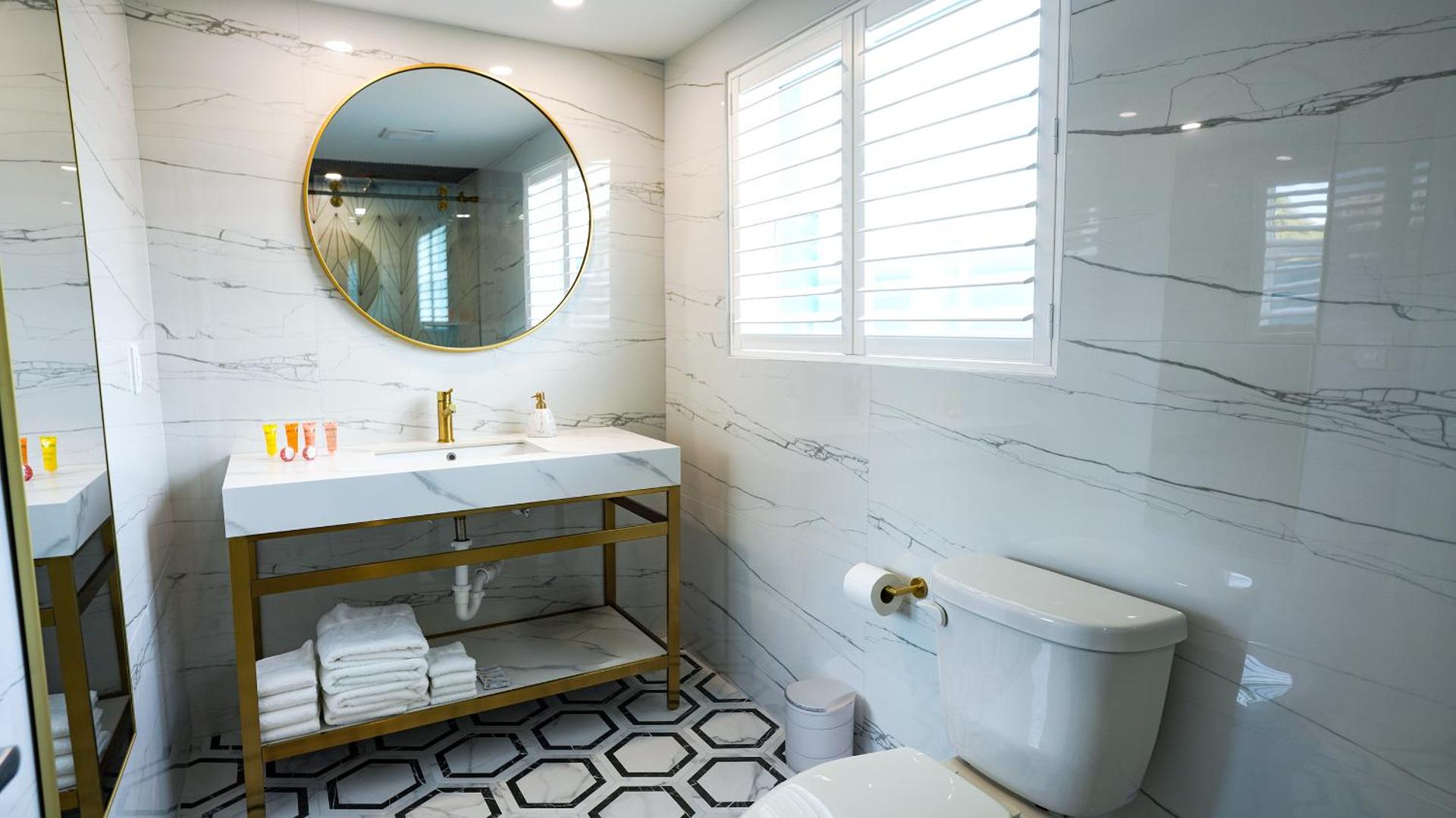 Deluxe Double or Twin Room with Pool View