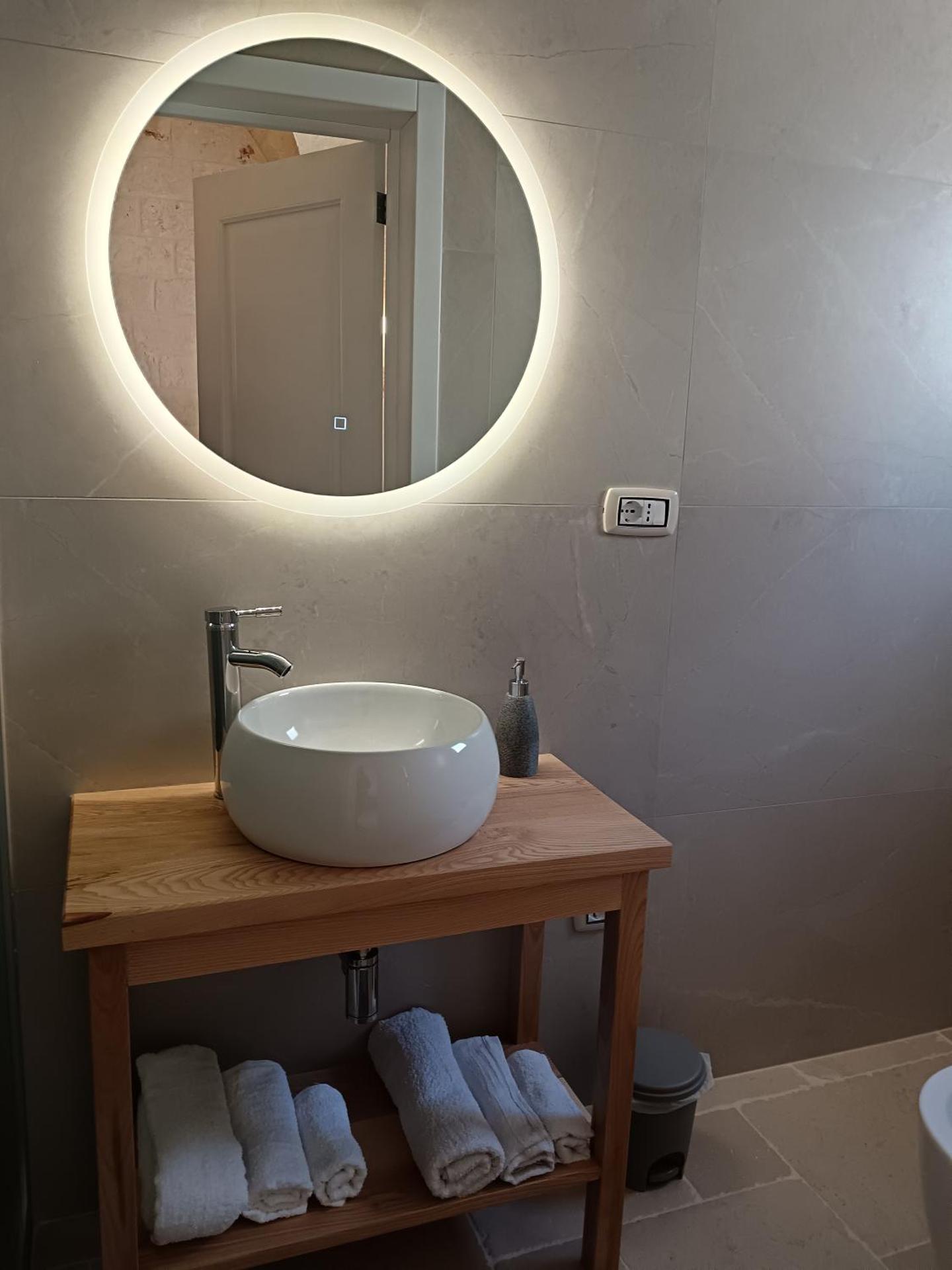 Perlage luxury room and wine