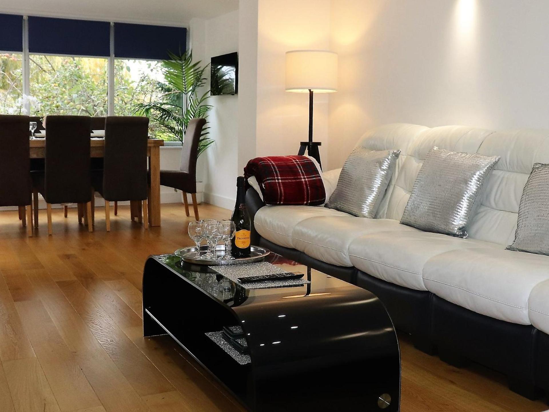 Communal lounge/ TV room