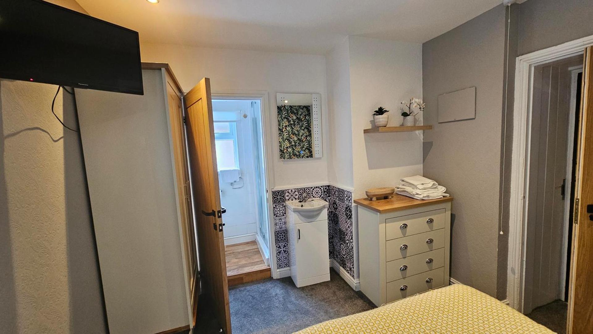 Single Room with Bathroom