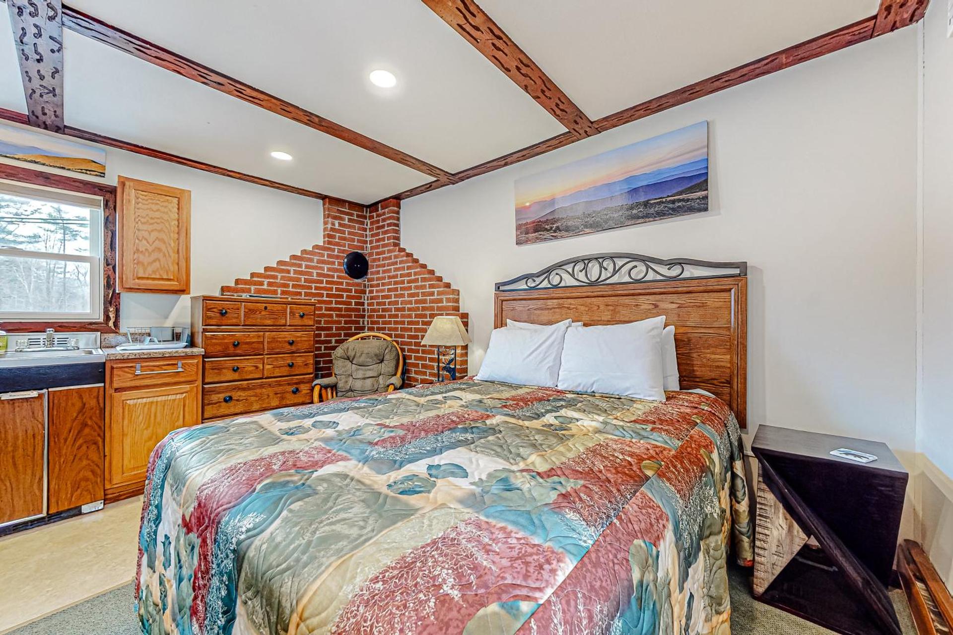 Riverbank Motel and Cabins Managed by Vacasa