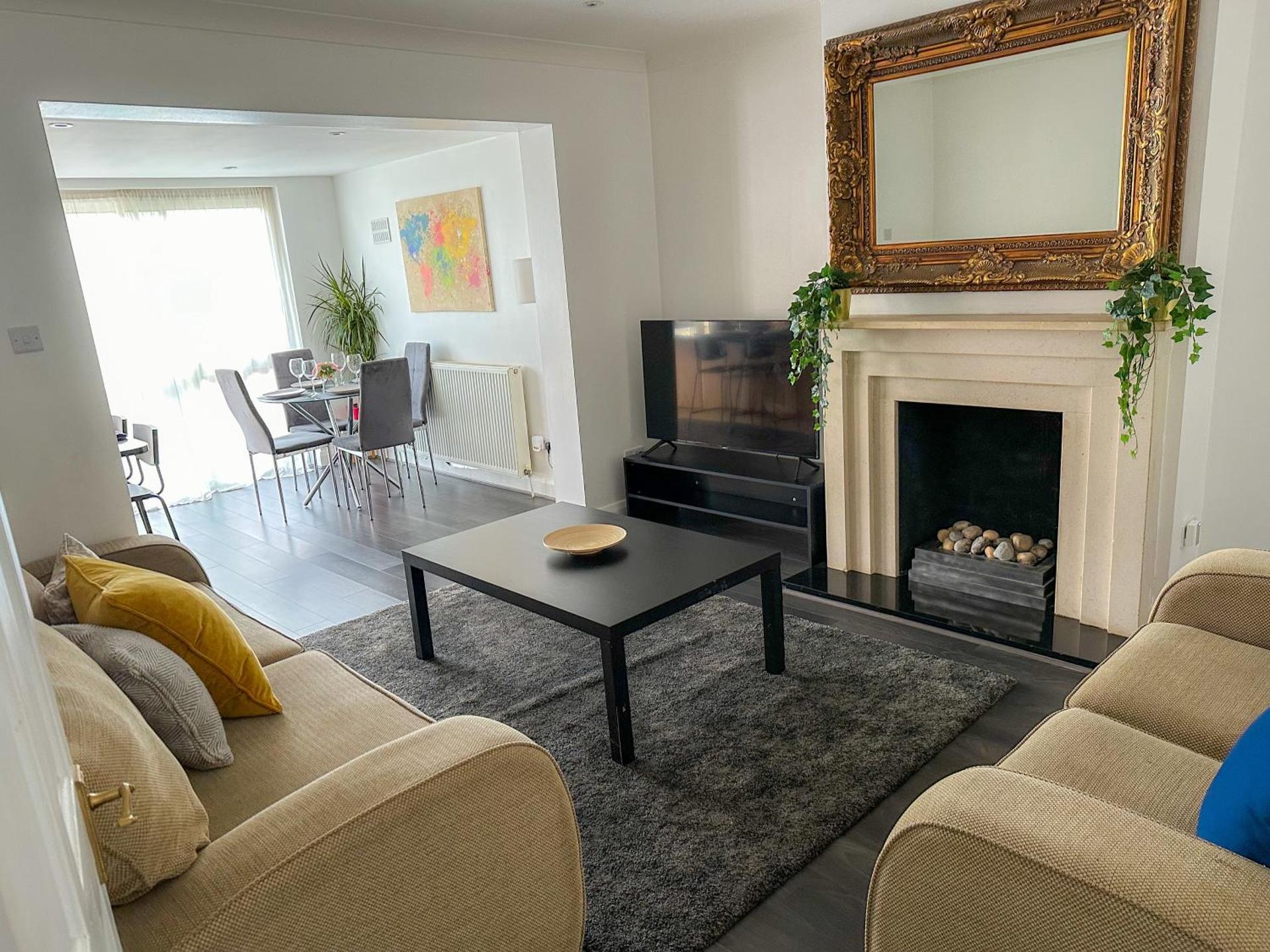 Communal lounge/ TV room