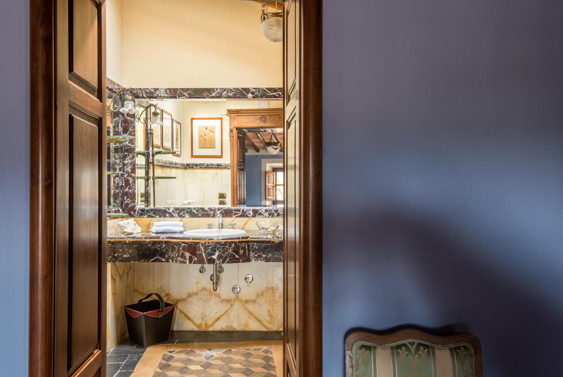 Queen Room with Garden View