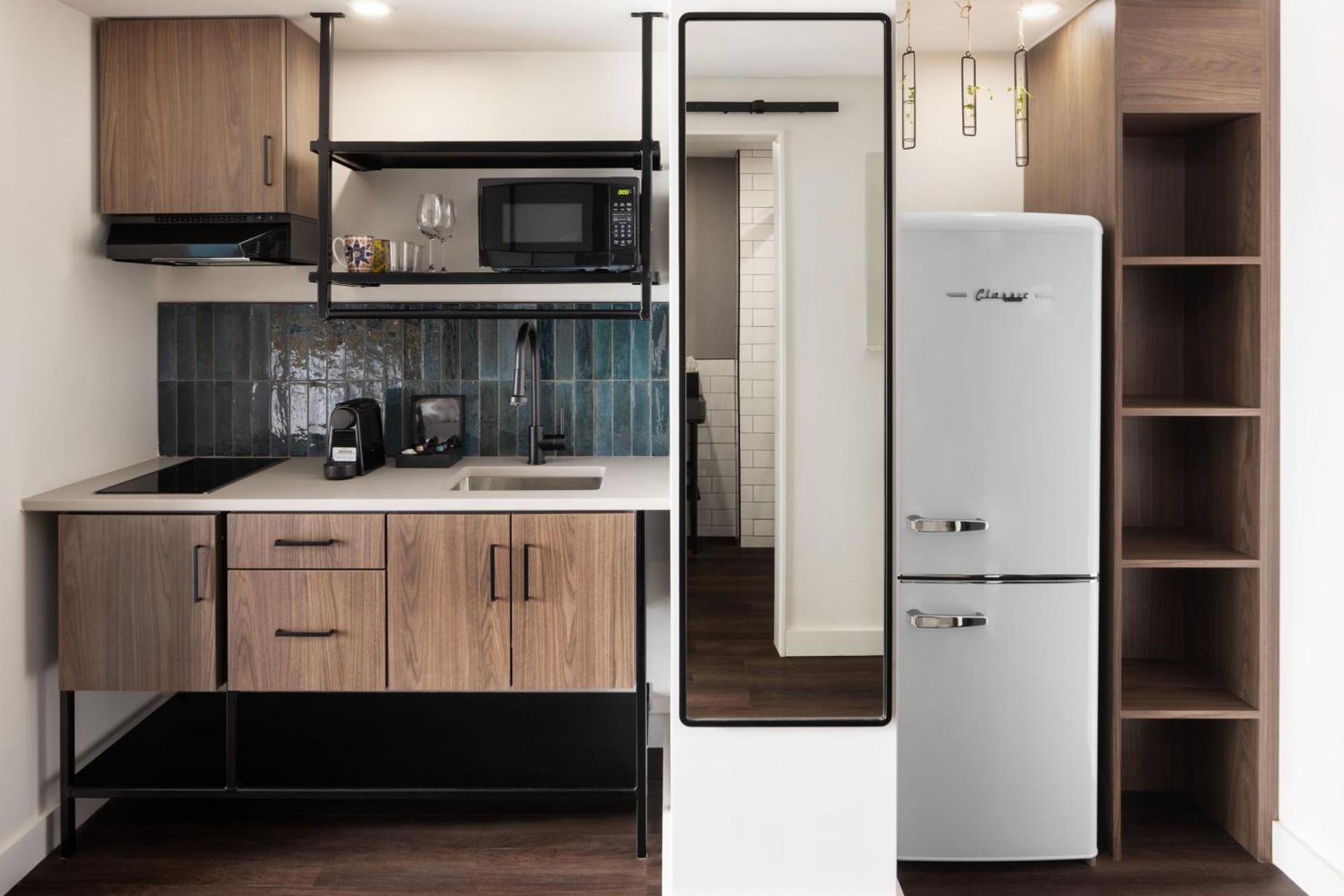 Kitchen or kitchenette