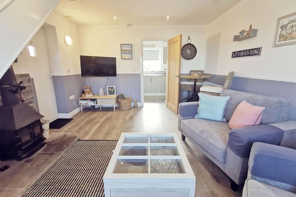WILLOW SNUG - Trearddur Bay COSY apartment