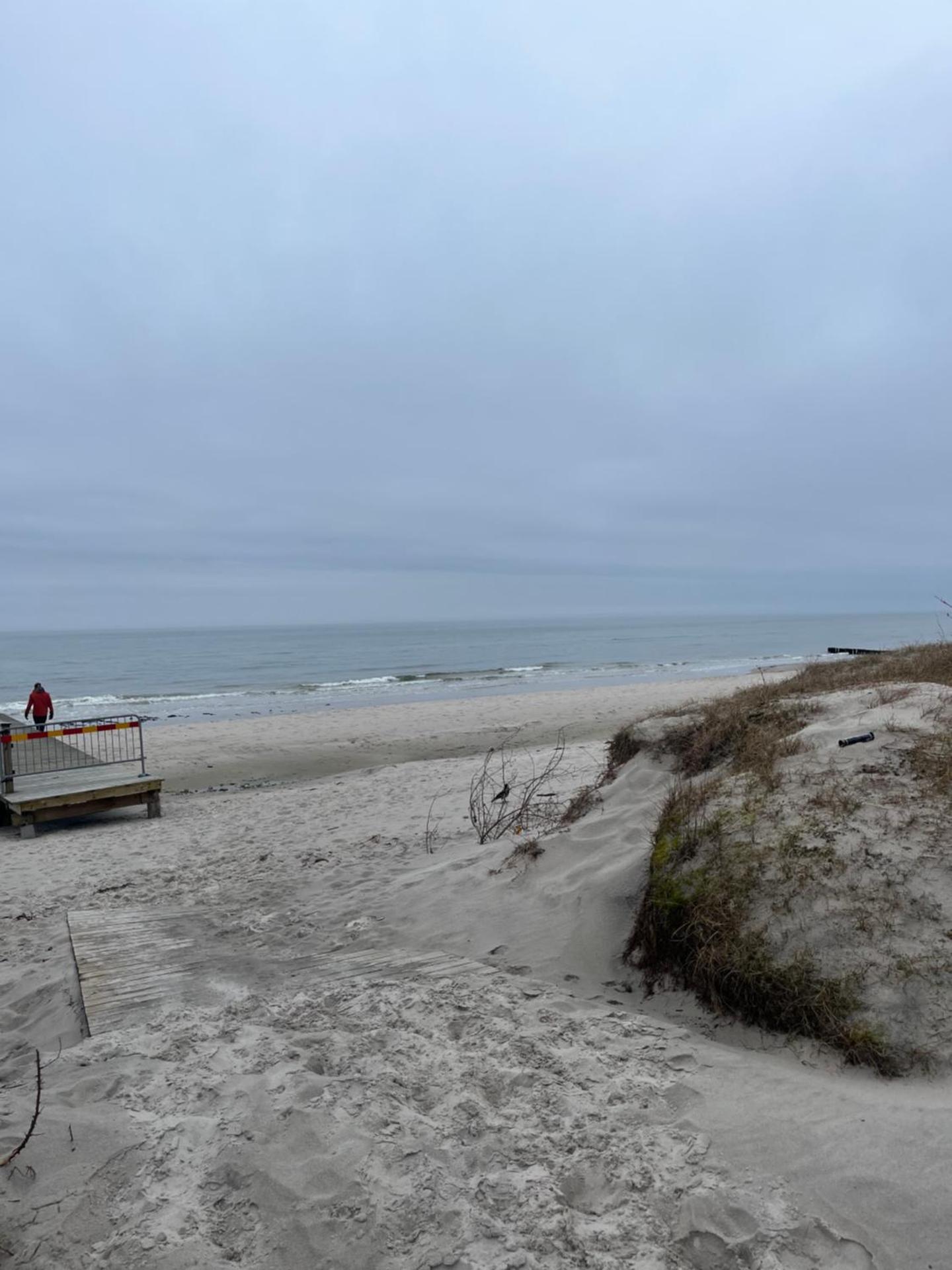 Nybyggd lgh 100m till stranden, 150m till golfbana ,samt gemensam pool och spa