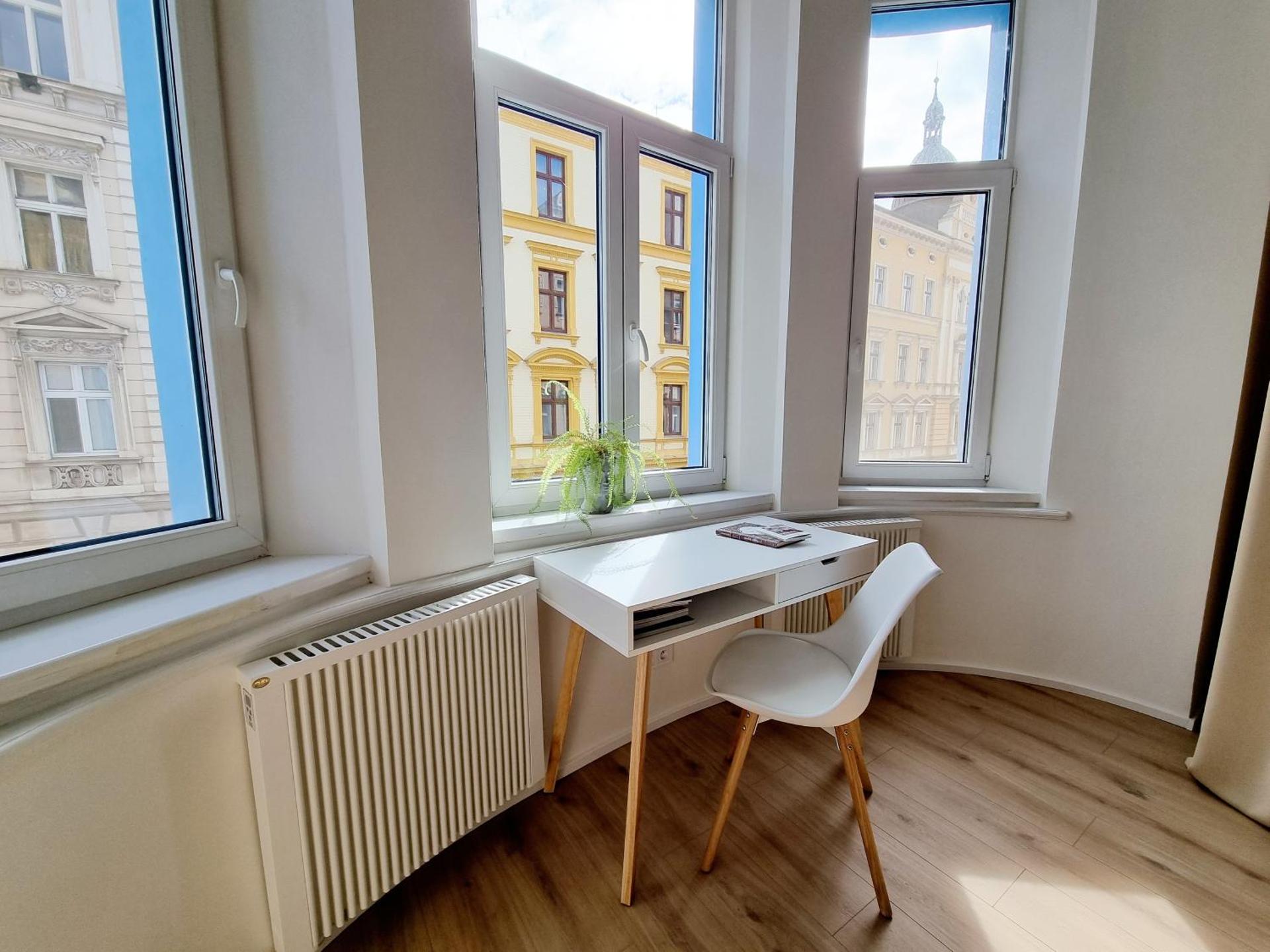 7th Heaven Apartment close to metro and center