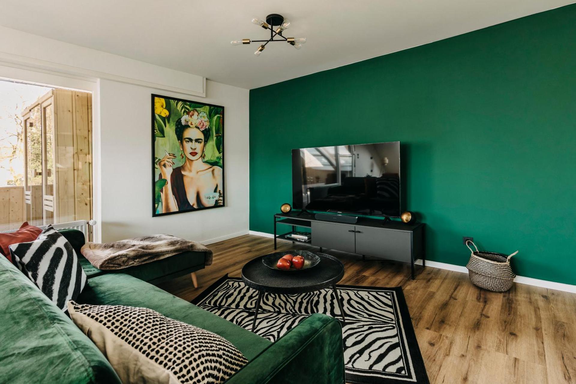 Communal lounge/ TV room