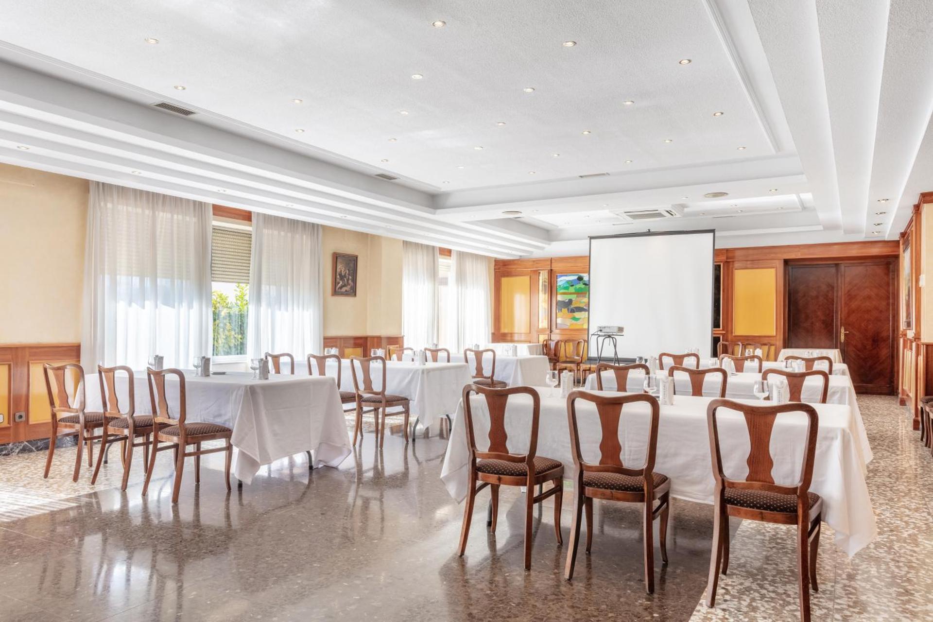 Meeting/conference room