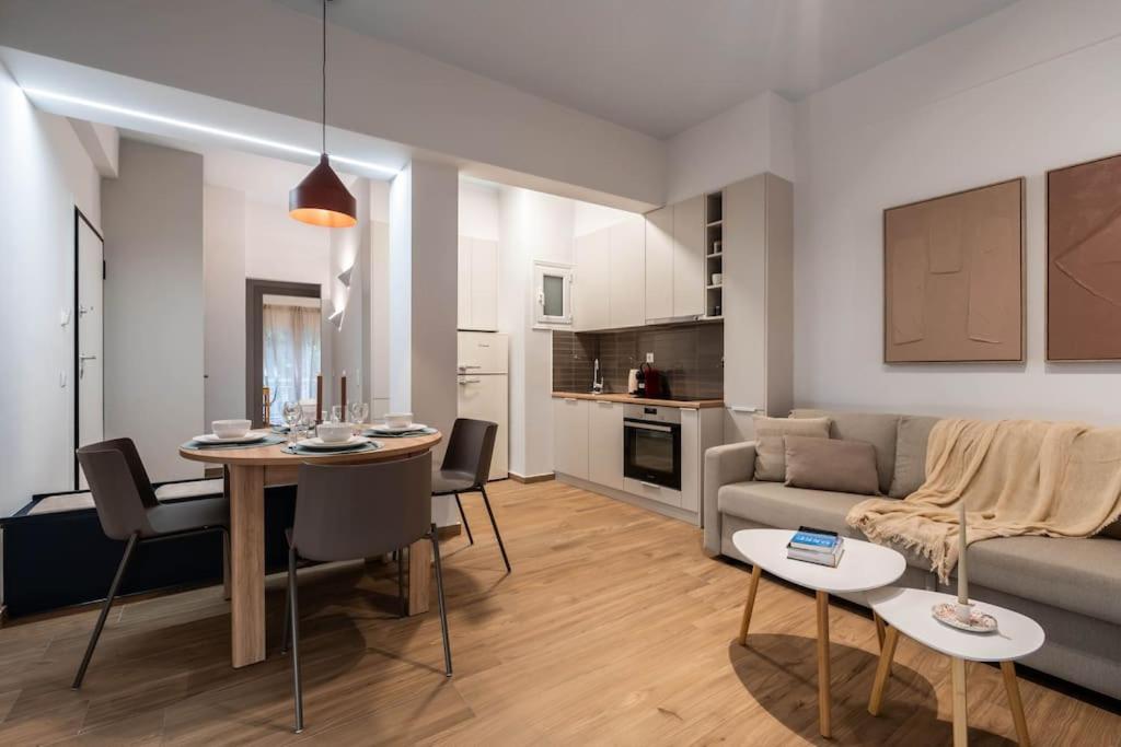 Delightful Sense 2BD Apt in Kolonaki 7 min to Metro