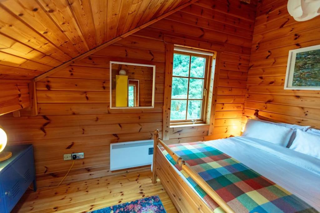 Large Luxury Log Cabin Getaway