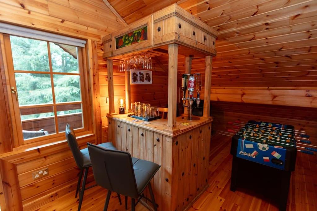 Large Luxury Log Cabin Getaway