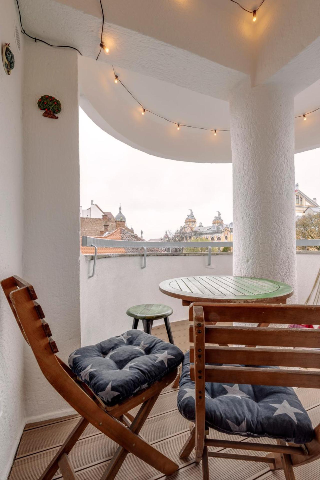 Cool Opera Apartments