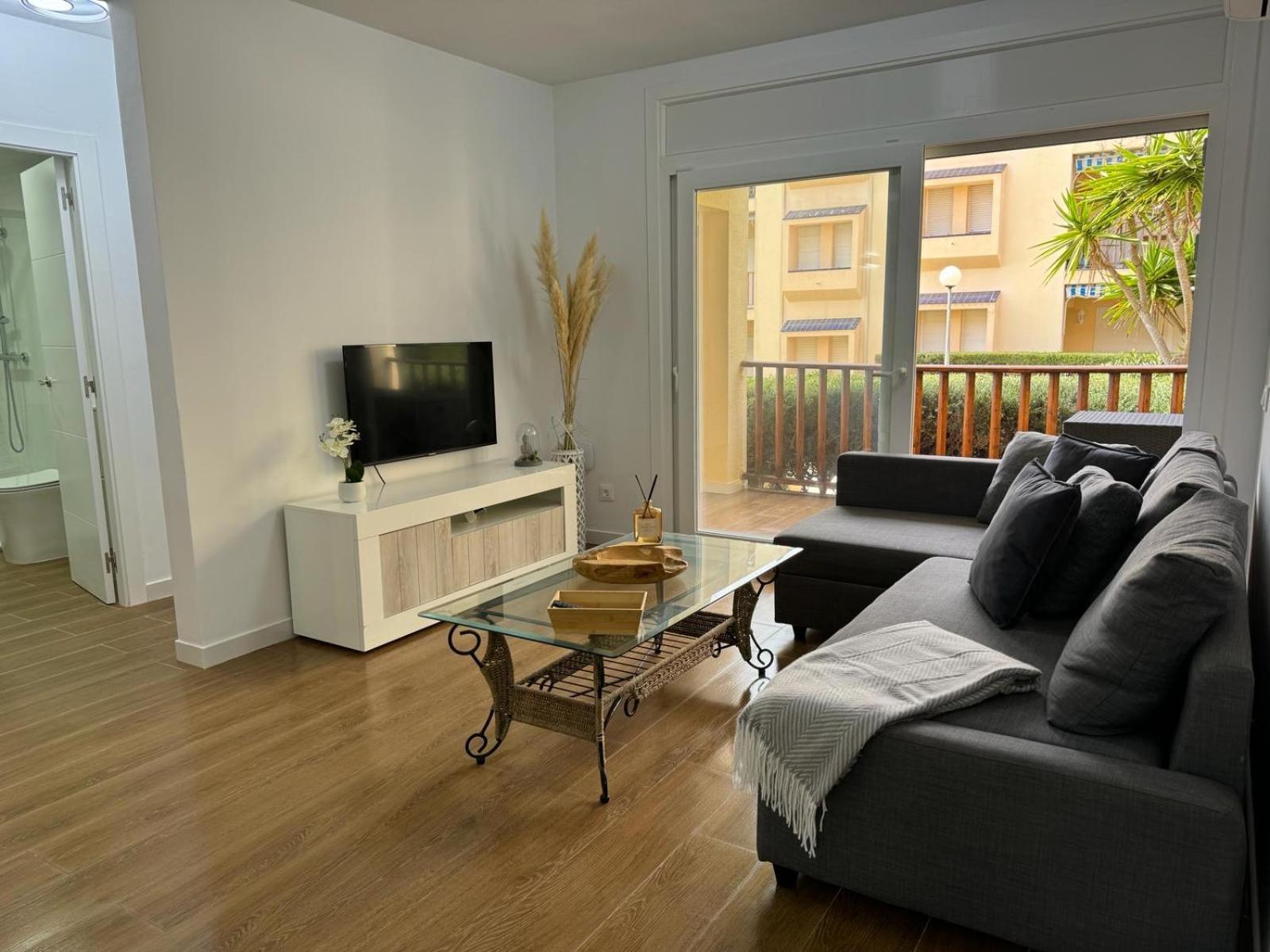 Communal lounge/ TV room