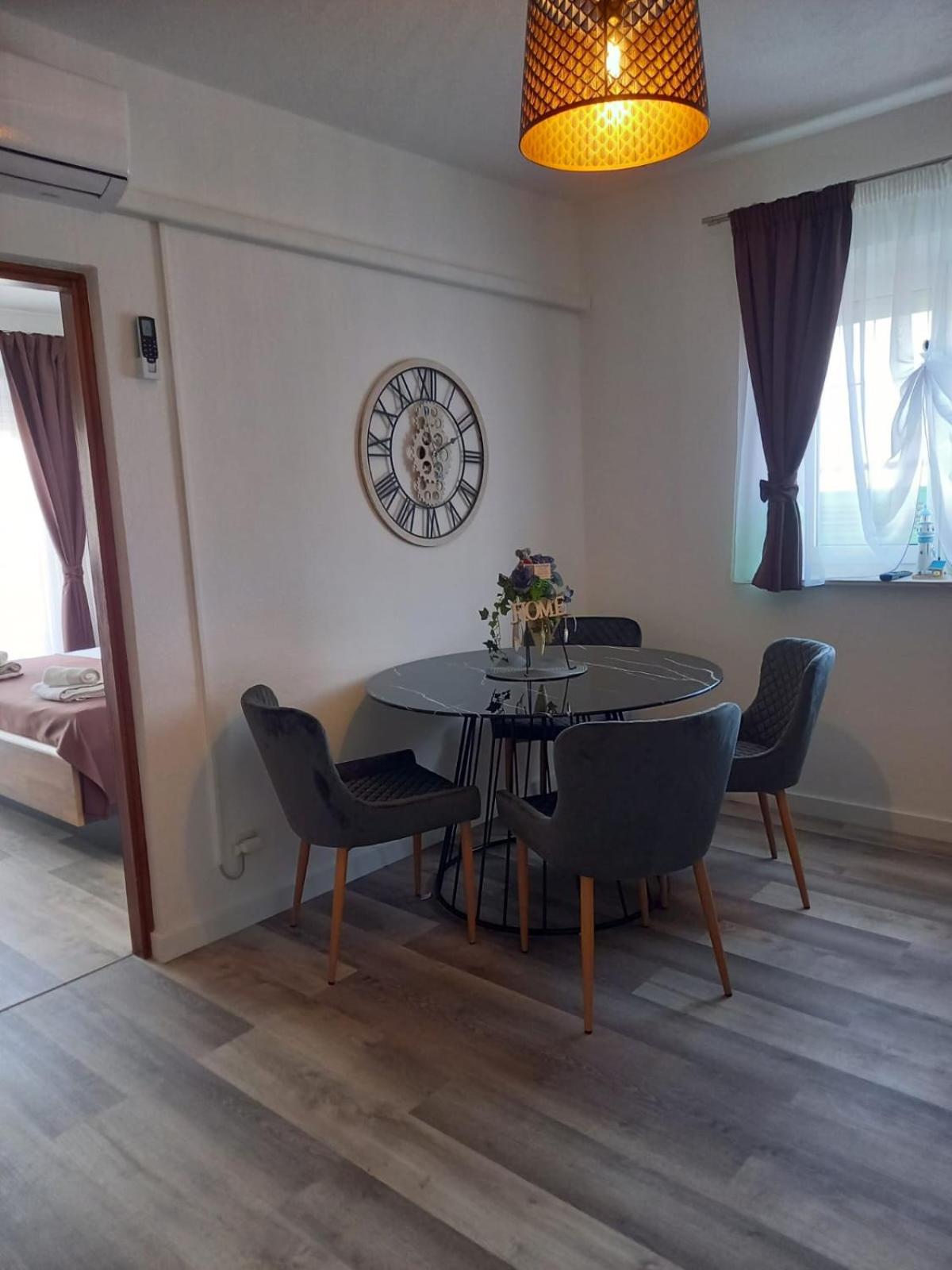 Apartmani Delač