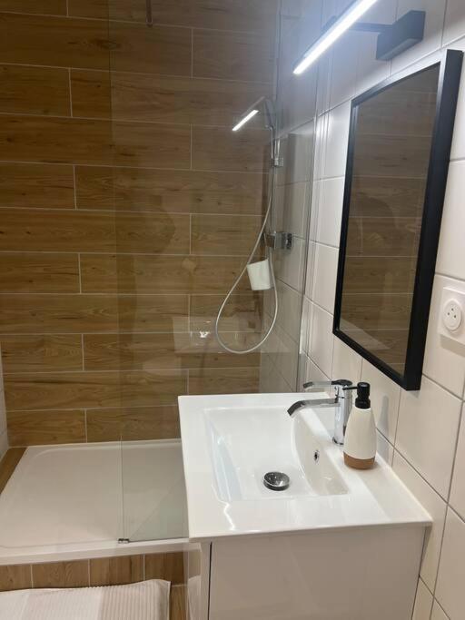 Spacieux studio 2 à 3 personnes avec parking au pied du Ventoux km Zéro