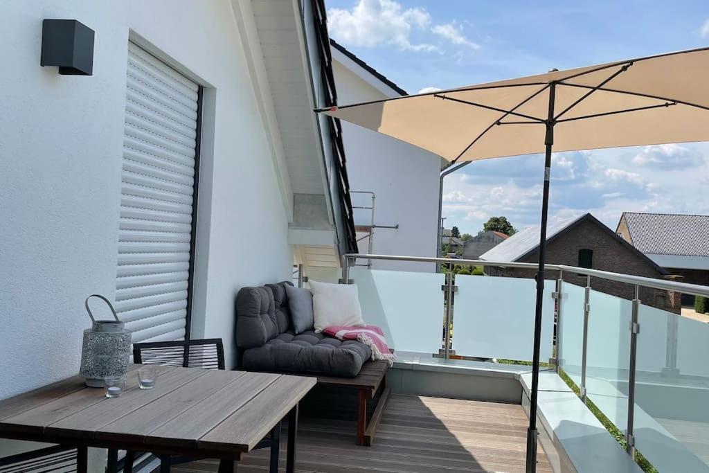 Ferienwohnung - nah an Phantasialand, Köln & Bonn