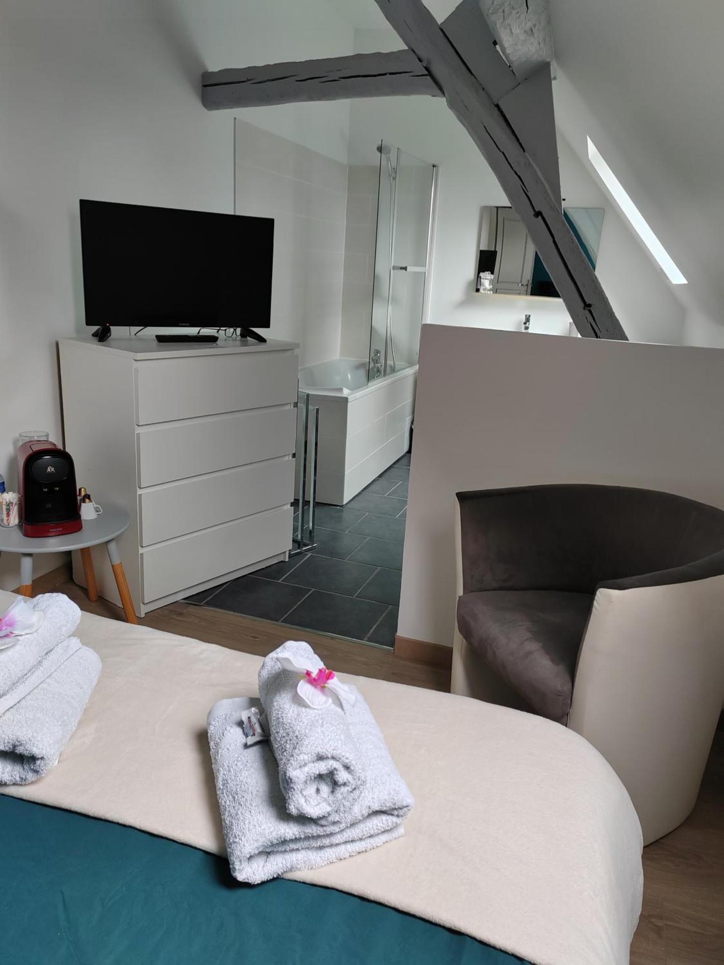 Double Room with Private Bathroom