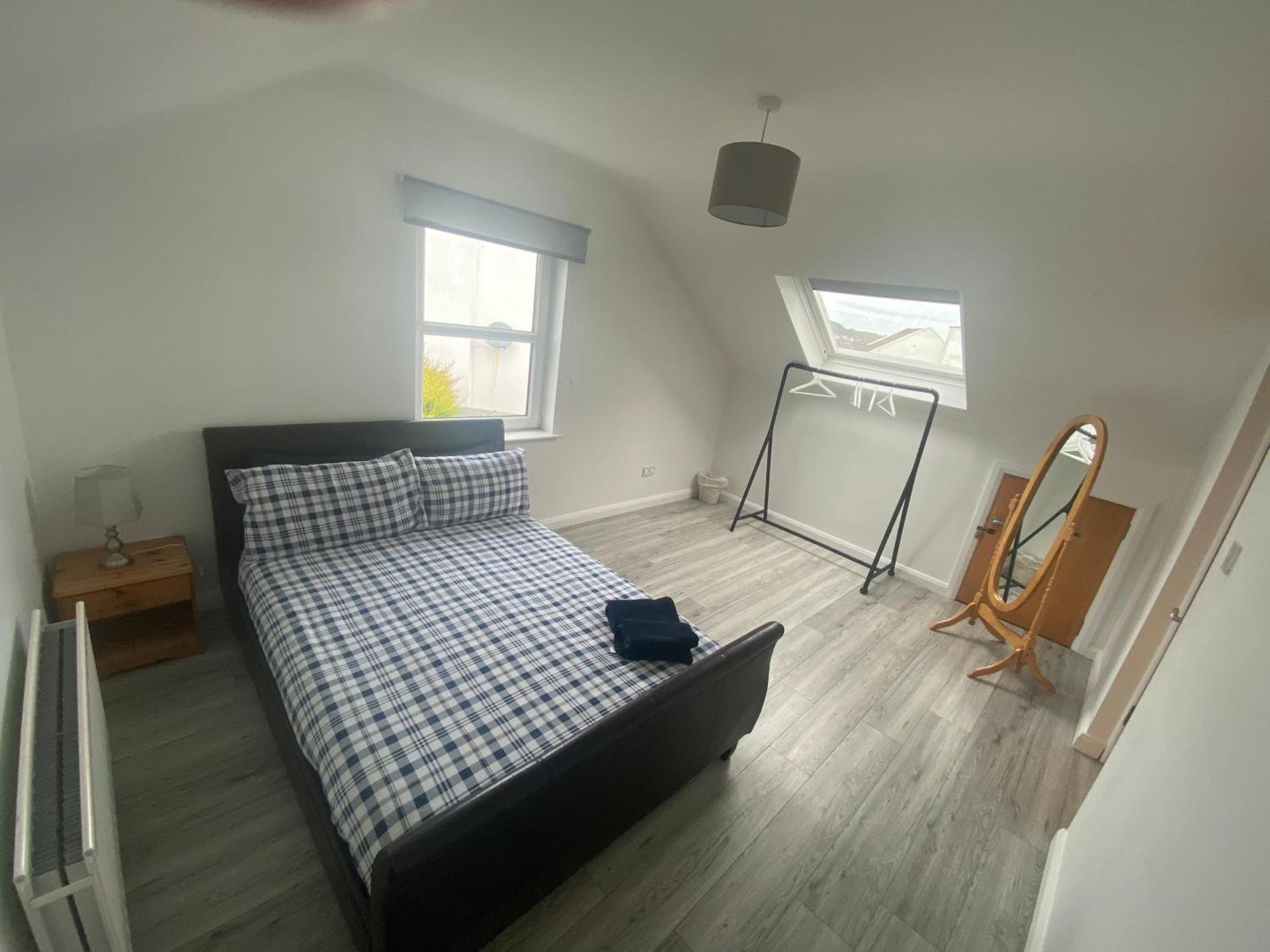 Téach Cara - 5 Bedroom - Culdaff